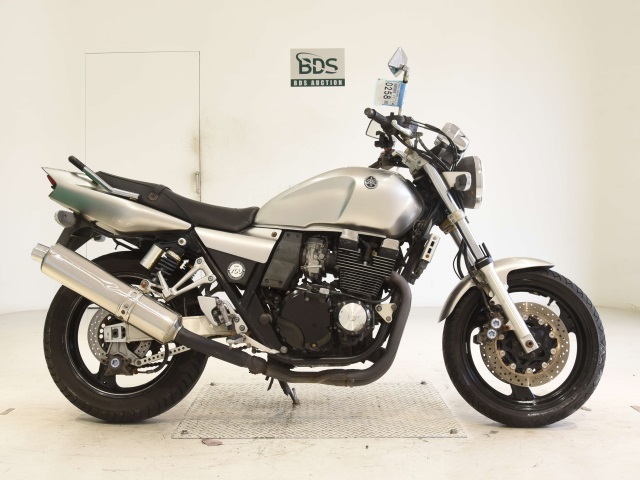 Yamaha XJR400 2001