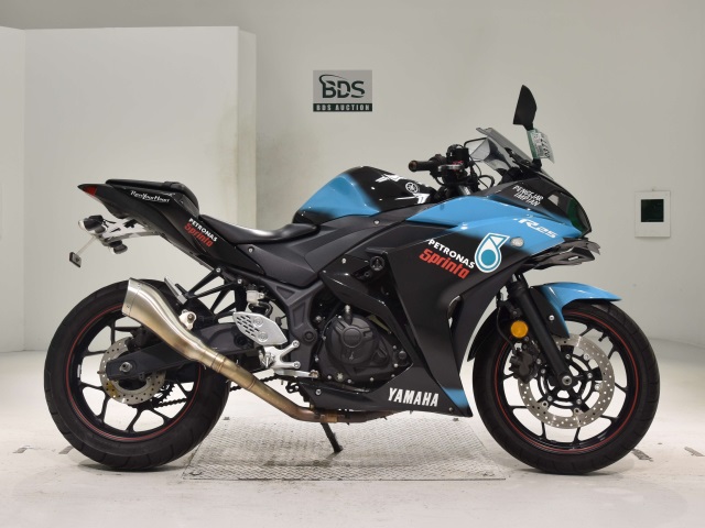 Yamaha YZF-R25 2015