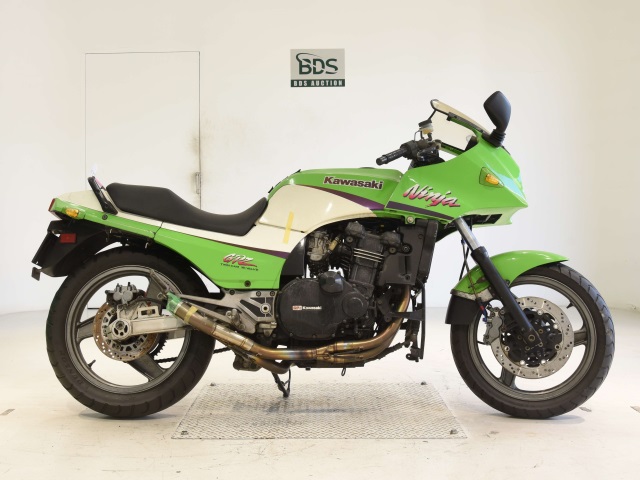Kawasaki GPZ900R 1998