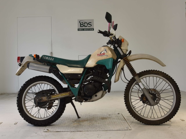 Yamaha SEROW XT225