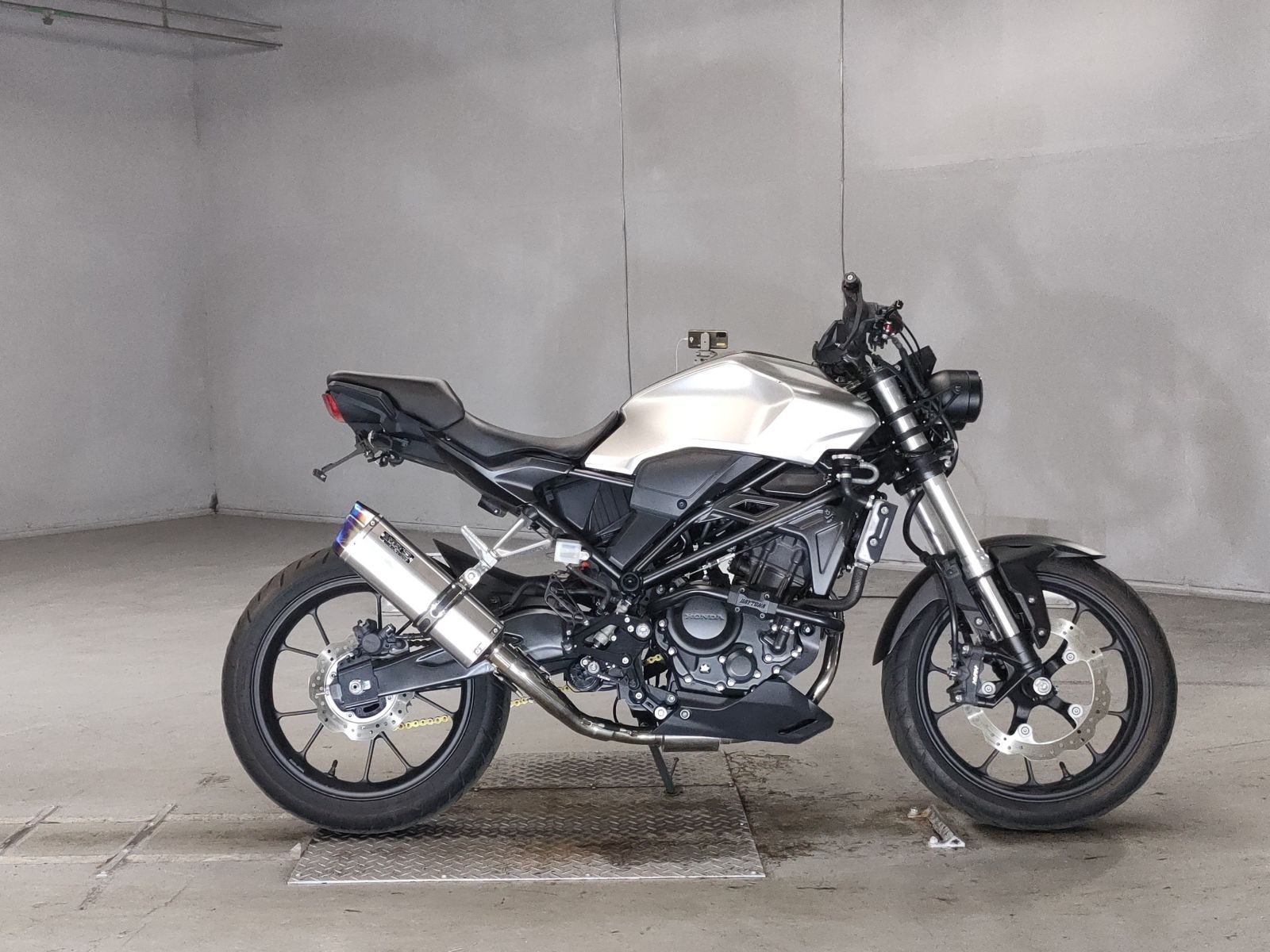 Honda CB250R 2018