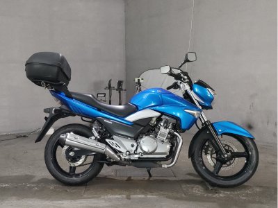 Suzuki GSR250