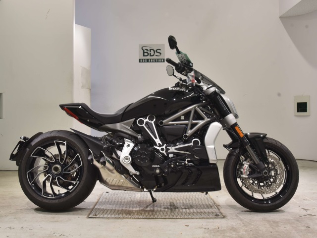 Ducati X DIAVEL S 2016