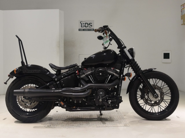 HD STREETBOB FXBB1750 2018