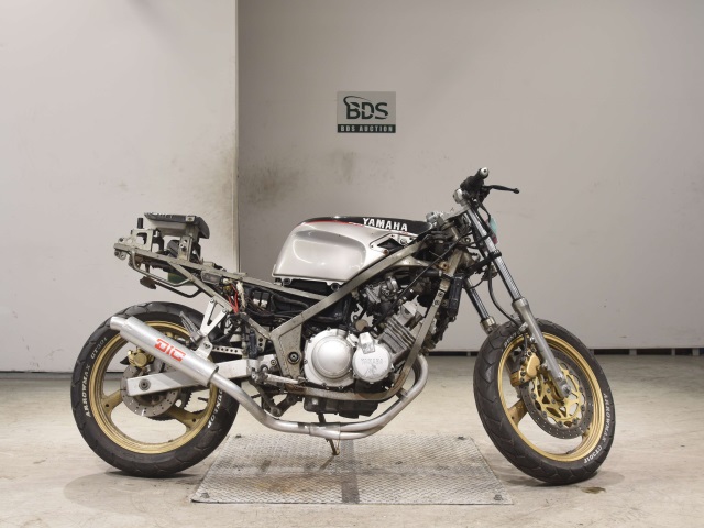 Yamaha FZR250 1988