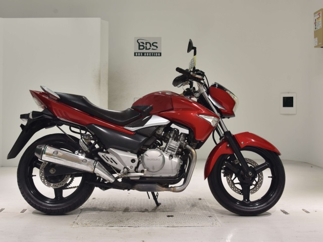 Suzuki GSR250