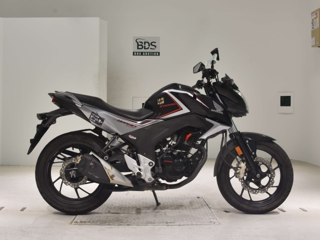 Honda HORNET CB160R 2016