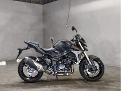 Suzuki GSR750 2013