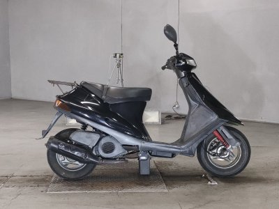 Suzuki ADDRESS V100