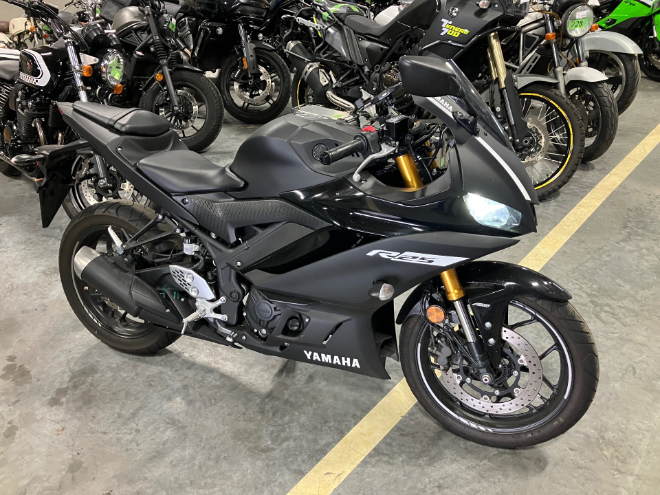 Yamaha YZF-R25A 2019