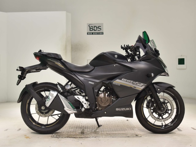 Suzuki GIXXER250SF