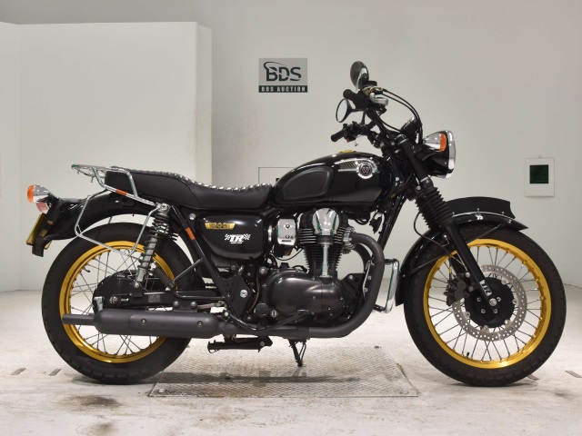 Kawasaki W800 2011