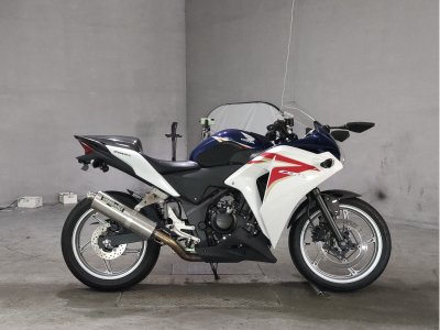 Honda CBR250R 2011