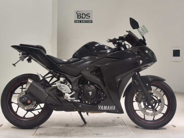 Yamaha YZF-R25 2015