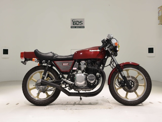 Kawasaki Z400J 2022