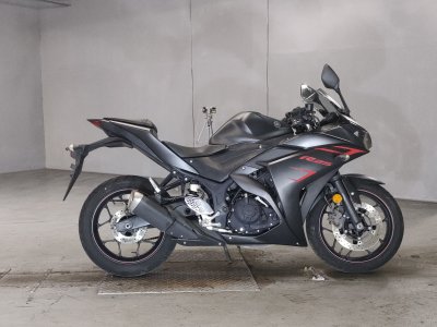 Yamaha YZF-R25 2015