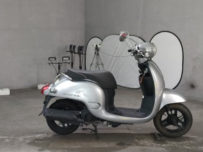 Honda GIORNO 2011