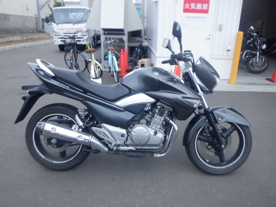 Suzuki GSR250