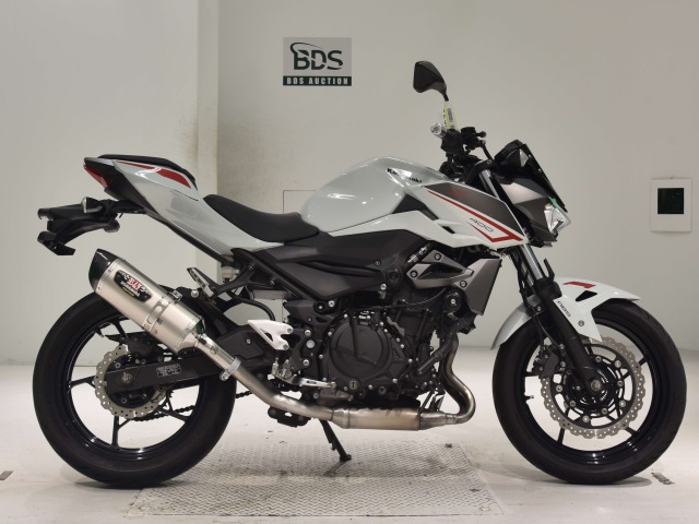 Kawasaki Z400 2021