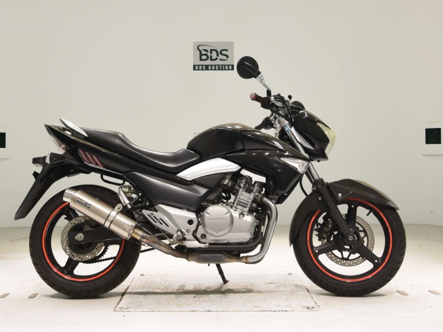 Suzuki GSR250