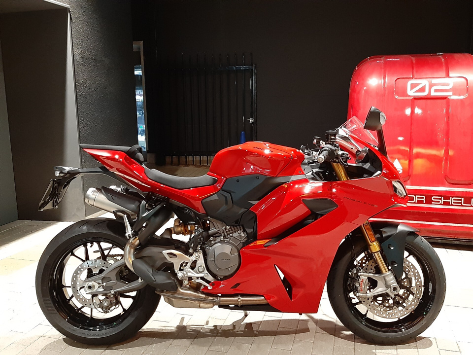 Ducati Panigale V2S 2025