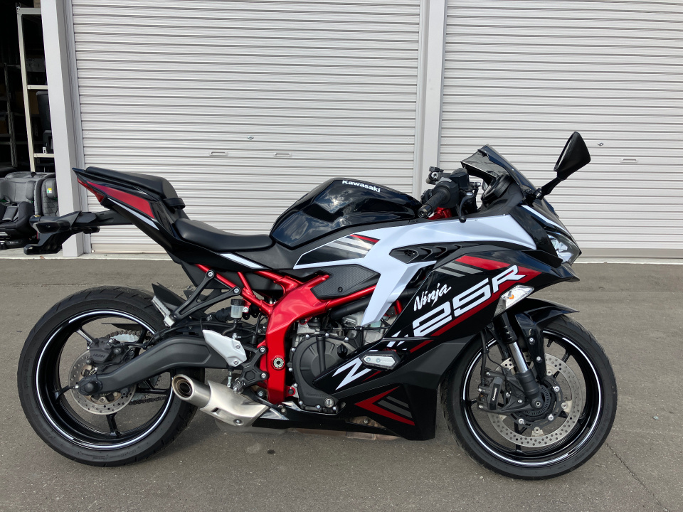 Kawasaki NINJA ZX-25R KRT 2021