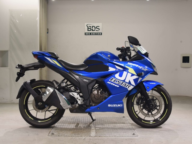 Suzuki GIXXER250SF