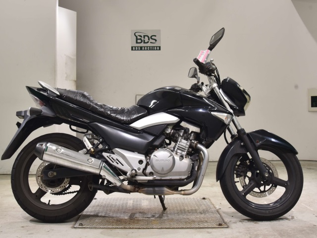 Suzuki GSR250