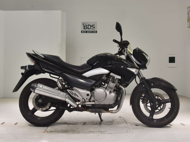 Suzuki GSR250