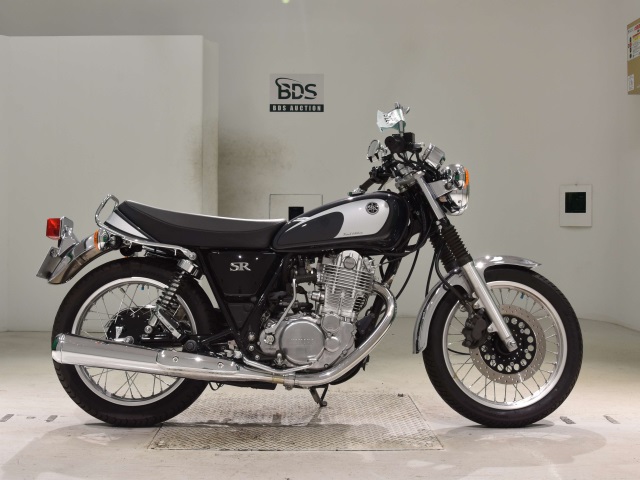 Yamaha SR400 2021