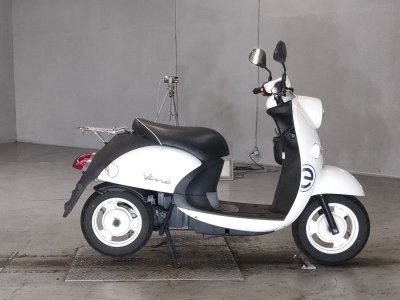 Yamaha E-VINO 2021