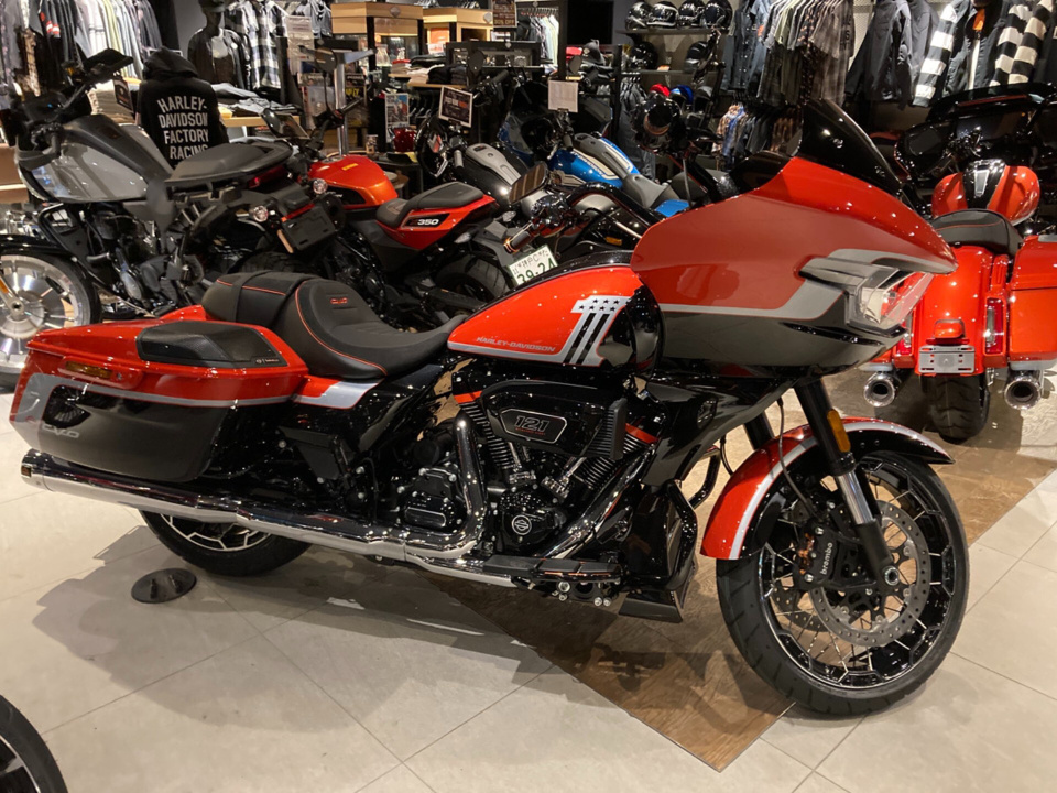 HD ROAD GLIDE FLTRXSE1923 CVO 2025