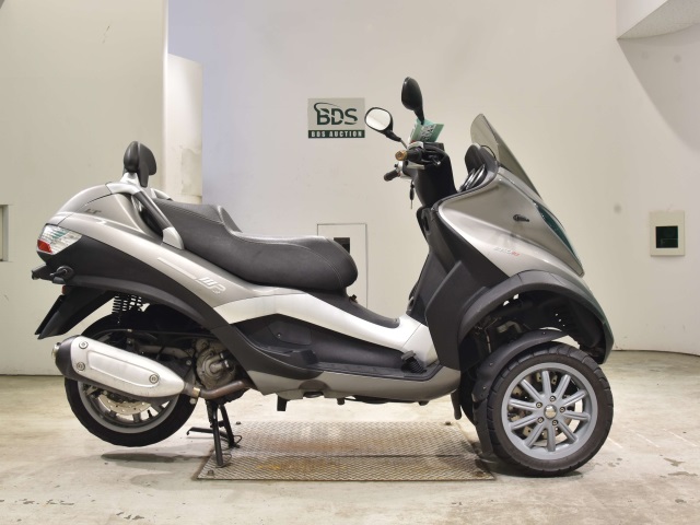 Piaggio MP3 250