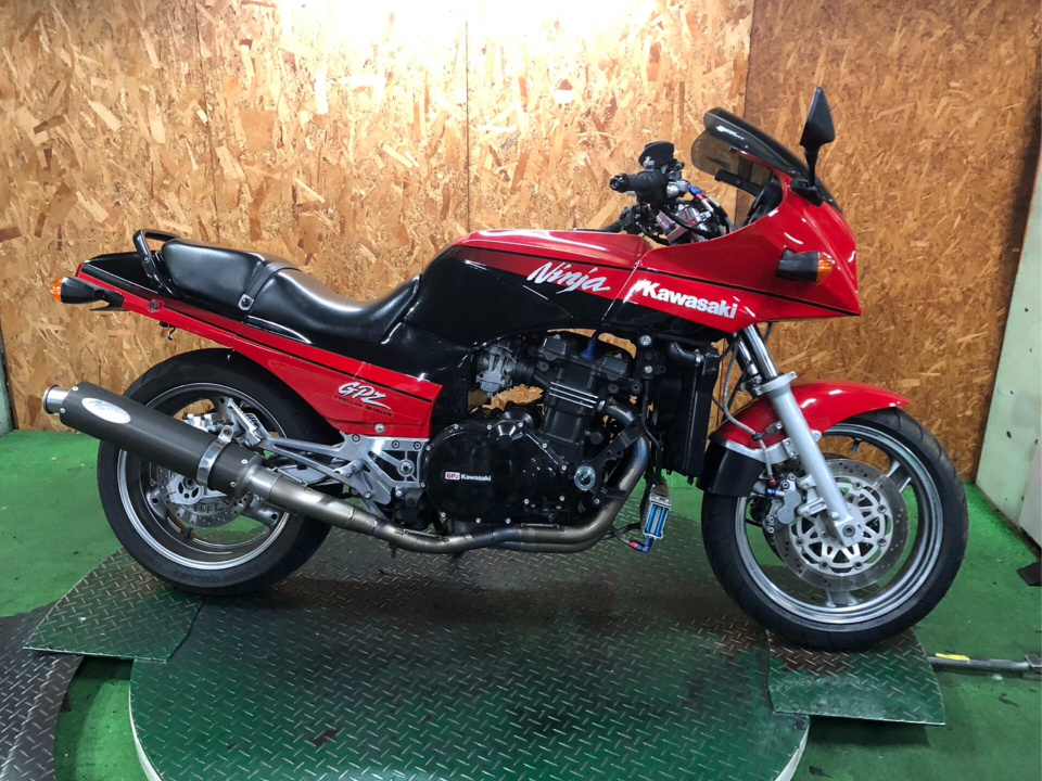 Kawasaki GPZ900R 1991