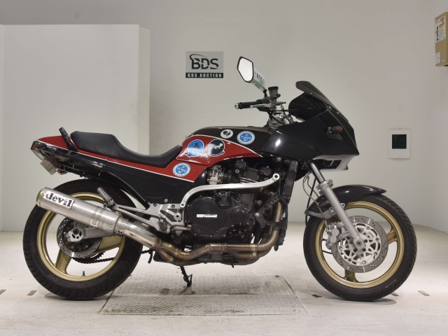 Kawasaki GPZ900R 1990