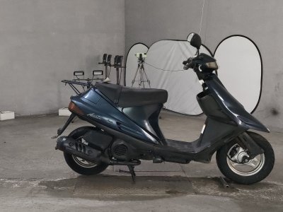 Suzuki ADDRESS V100