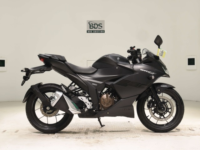 Suzuki GIXXER250SF