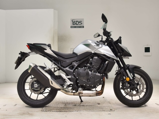 Honda CB750 HORNET 2025