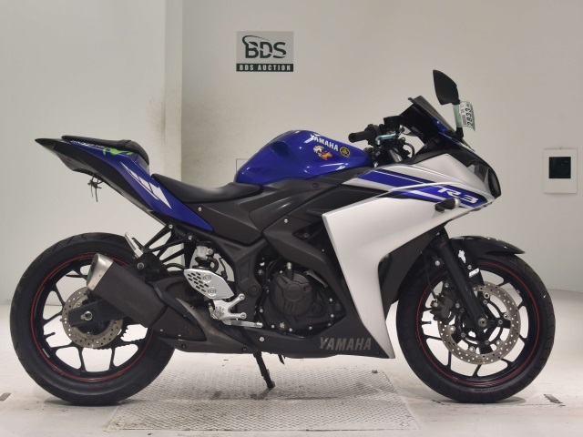 Yamaha YZF-R25 2015