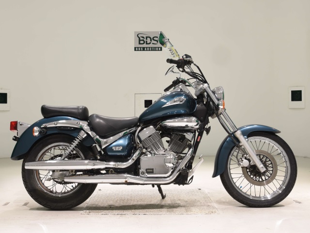 Suzuki INTRUDER 250LC