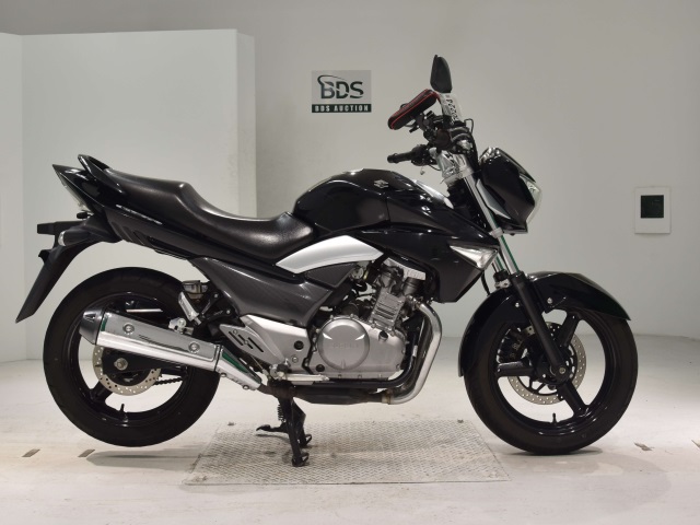 Suzuki GSR250