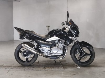 Suzuki GSR250