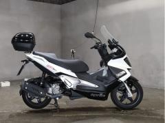 Aprilia SR MAX300