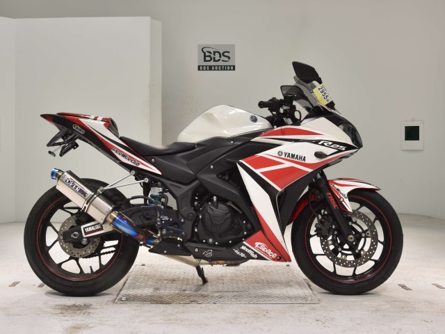 Yamaha YZF-R25 2016