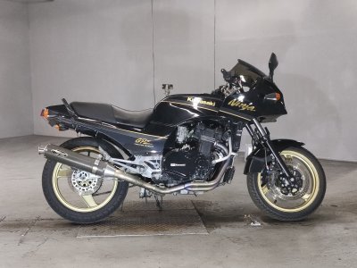 Kawasaki GPZ900R 2002