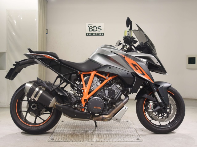 KTM 1290 SUPERDUKE GT 2016