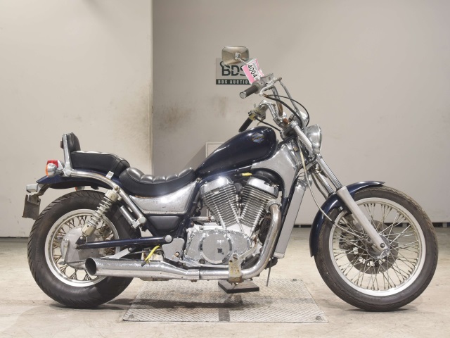 Suzuki INTRUDER 750