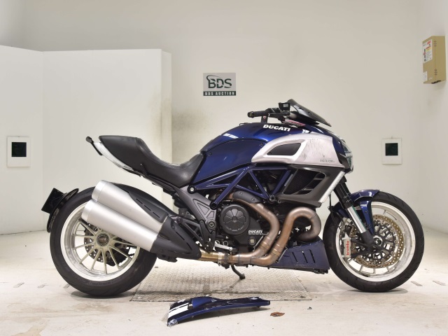 Ducati DIAVEL 2013