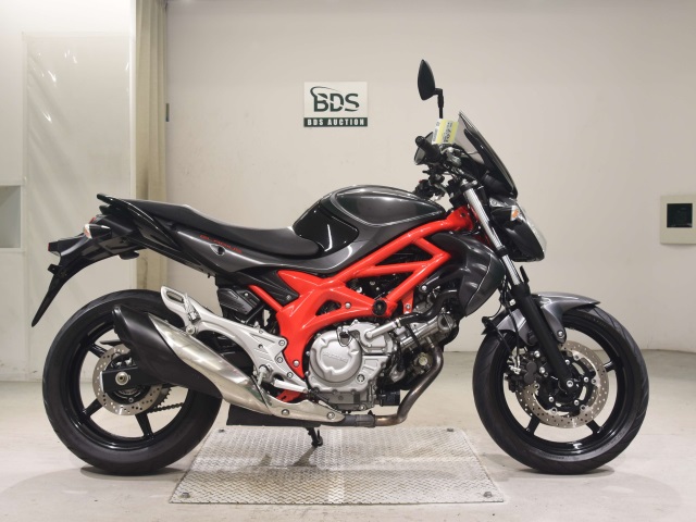 Suzuki GLADIUS SFV400 2013
