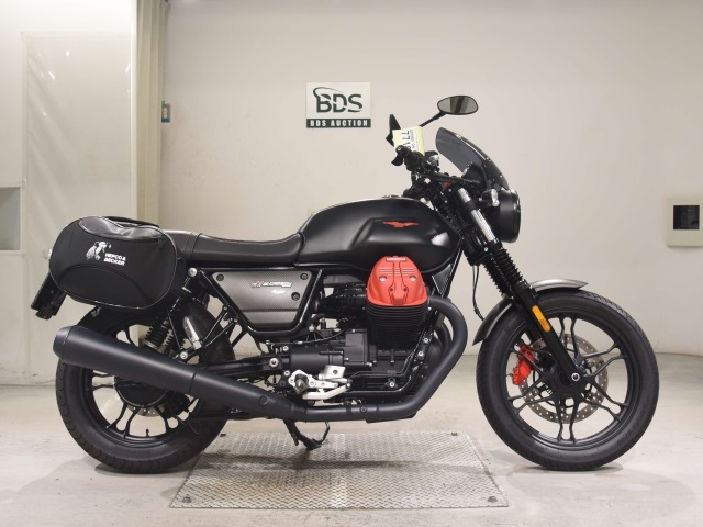 Moto Guzzi V7 3 CARBON 2019